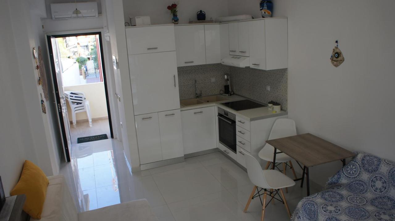 Apartment Christina Pefkochori Bagian luar foto