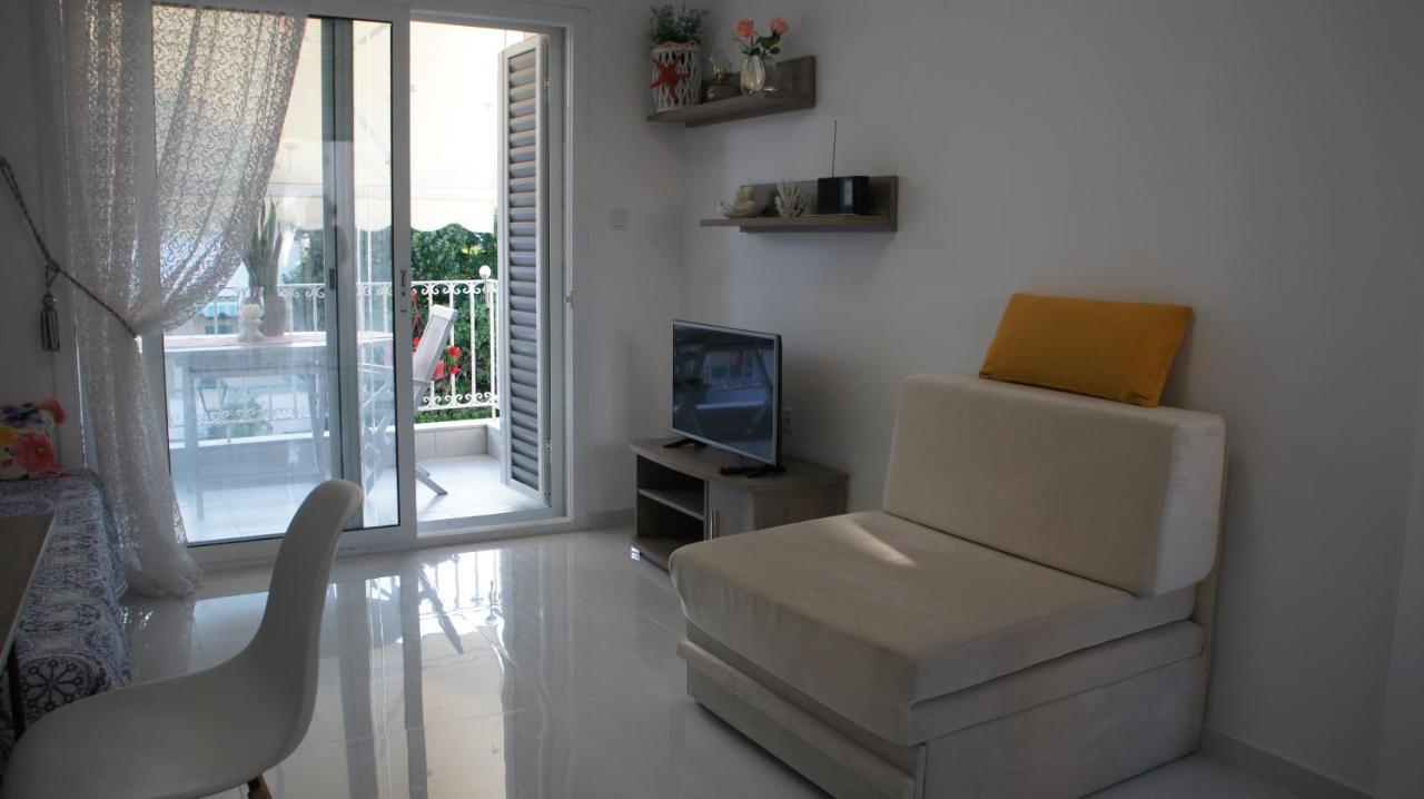 Apartment Christina Pefkochori Bagian luar foto